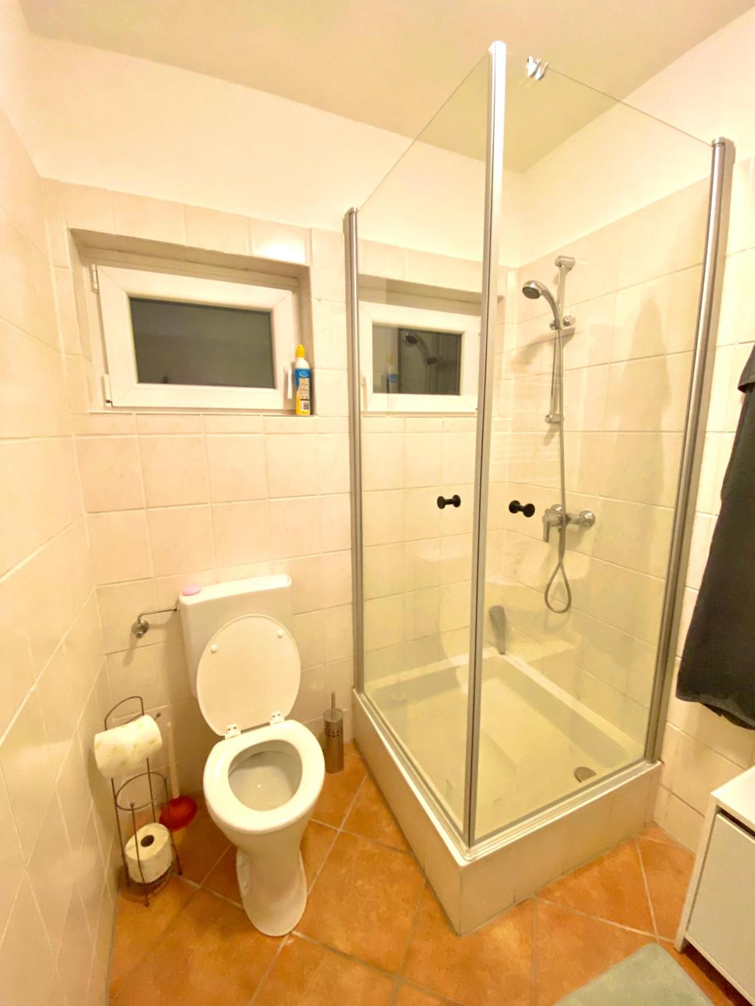 Burgblick Apartment- 60Qm, Kueche, Waschmaschine, Streamingdienste Seebenstein Exterior foto